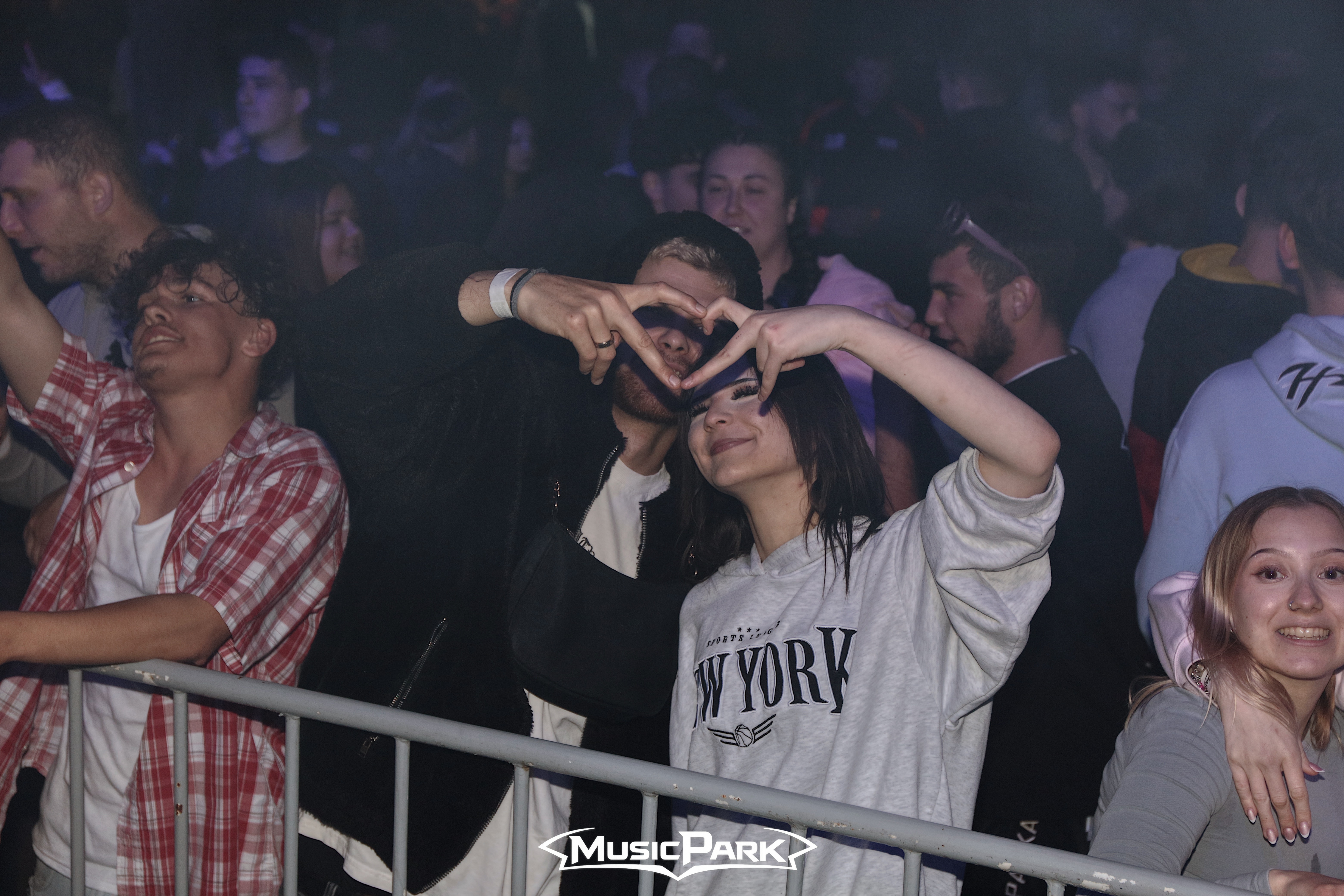 DJ EKG