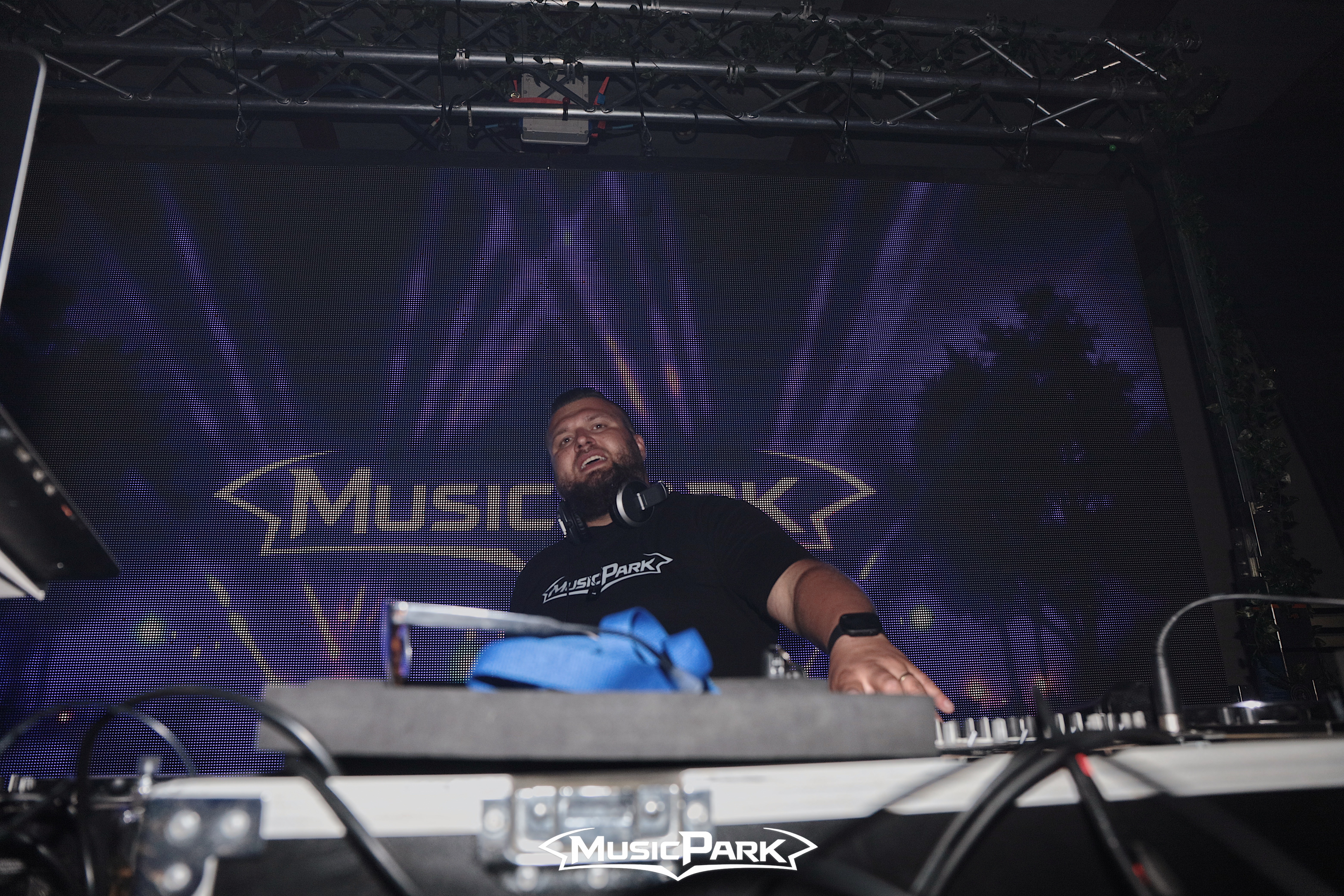 DJ EKG