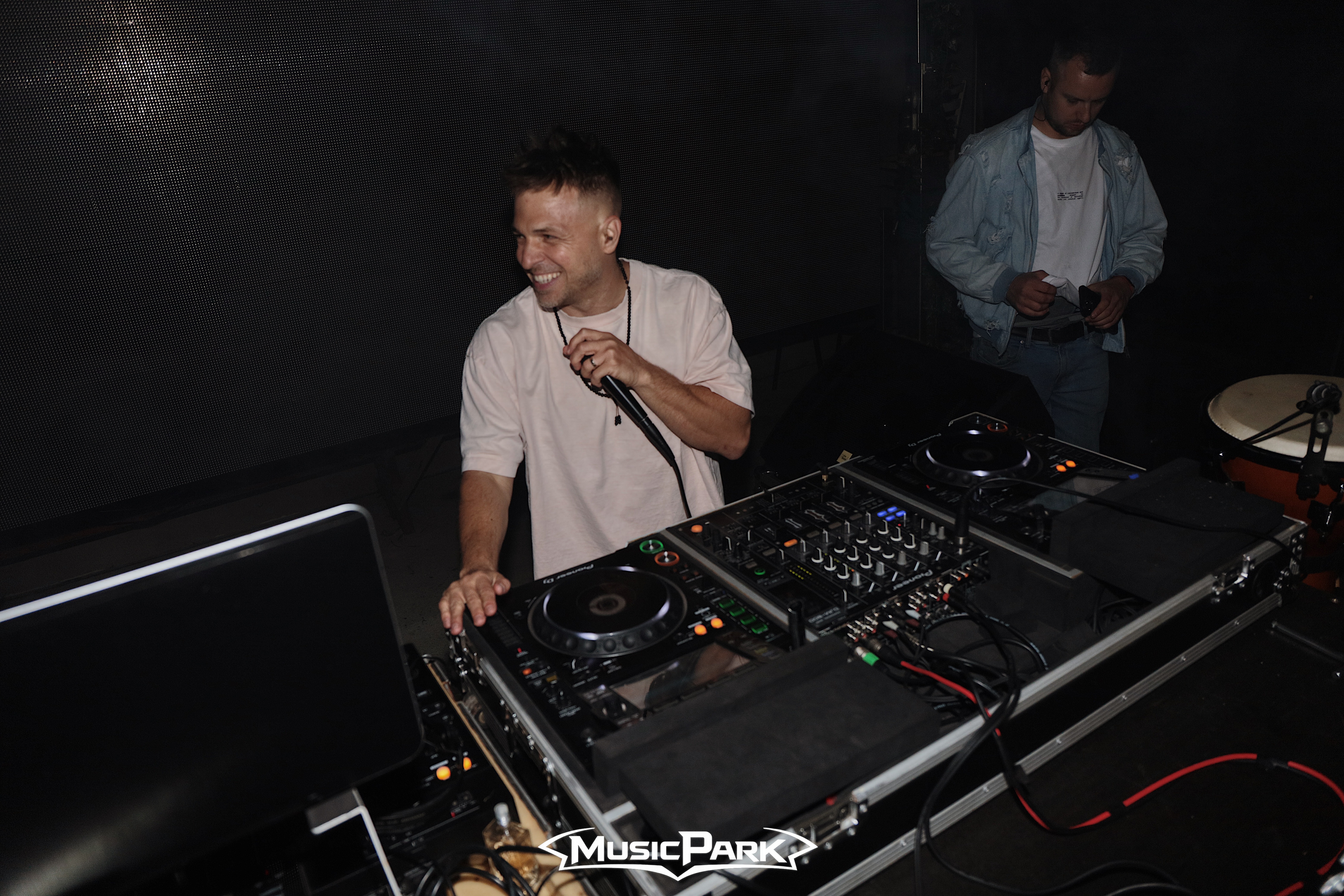 DJ EKG
