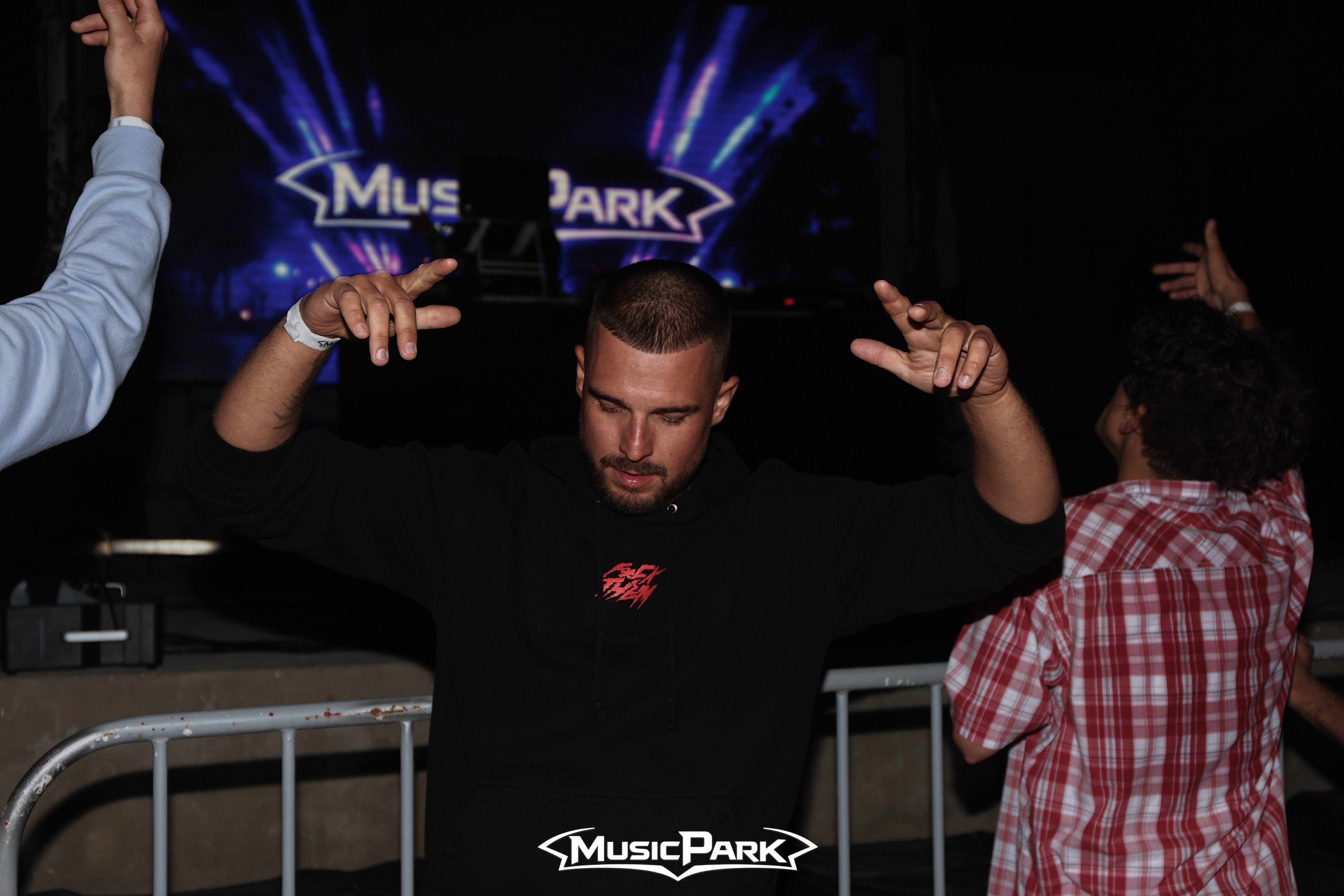 DJ EKG