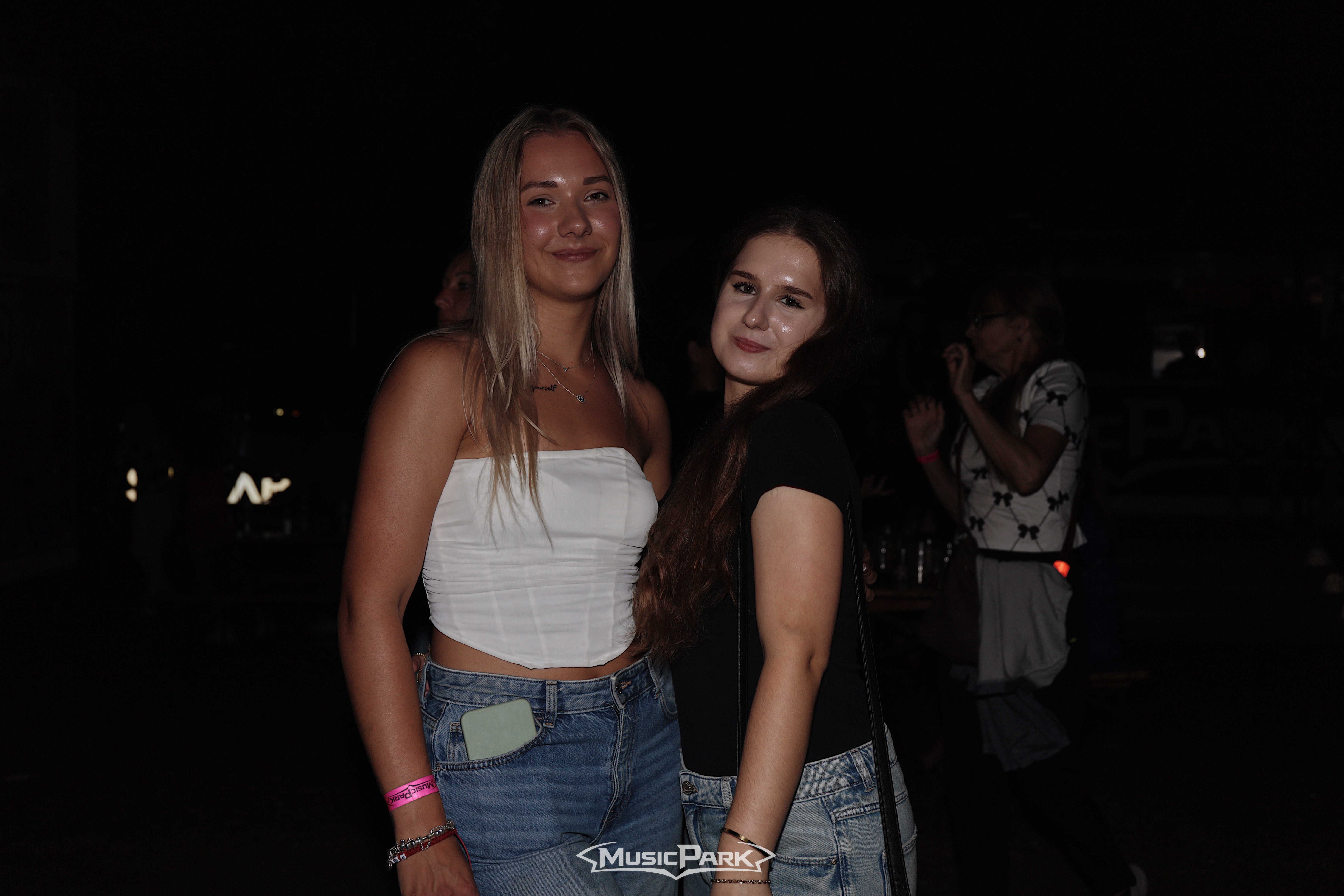SUMMER WAVE - DOMINIKA MIRGOVÁ | ADISS | ŠORTY | DAWE WHITE