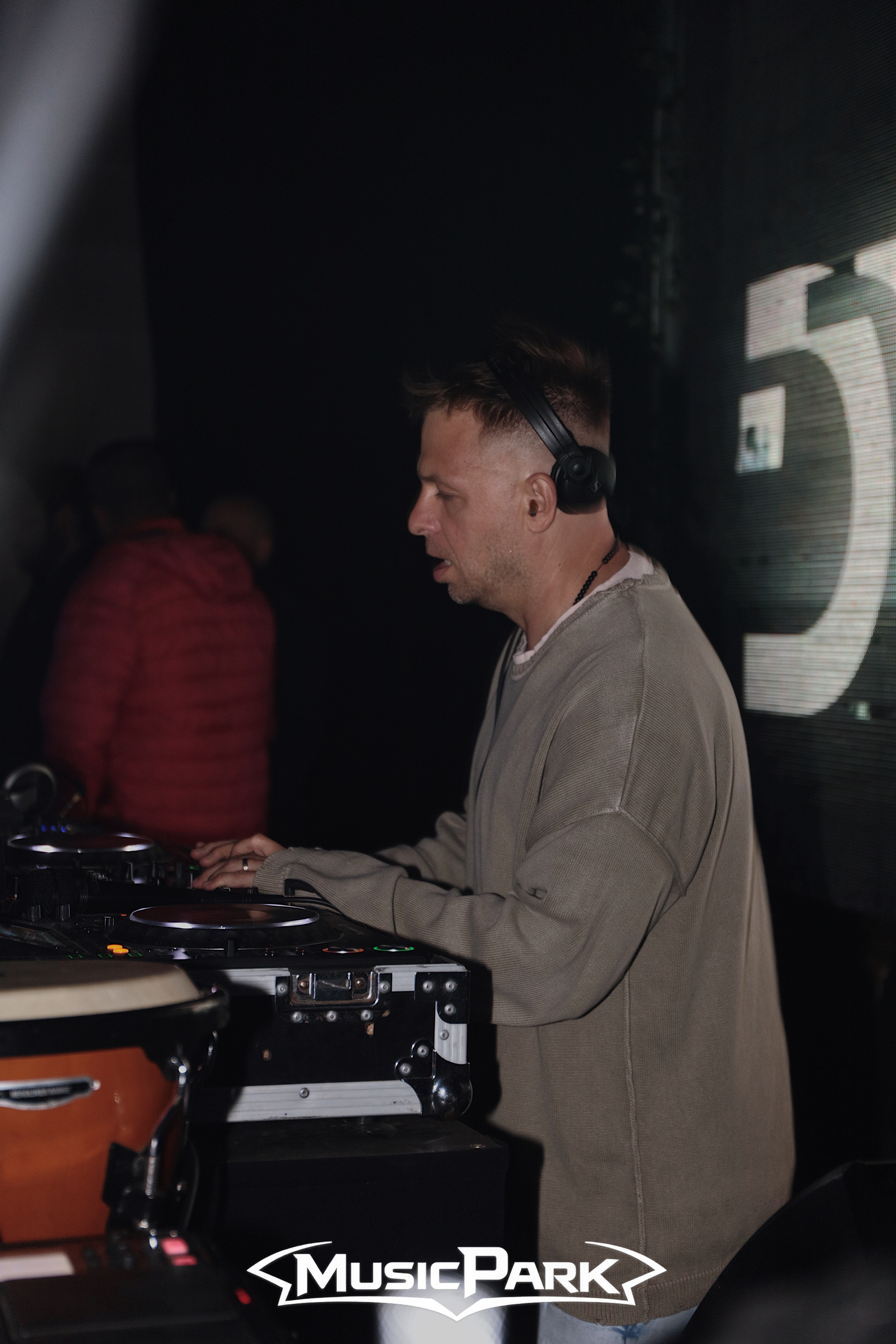 DJ EKG