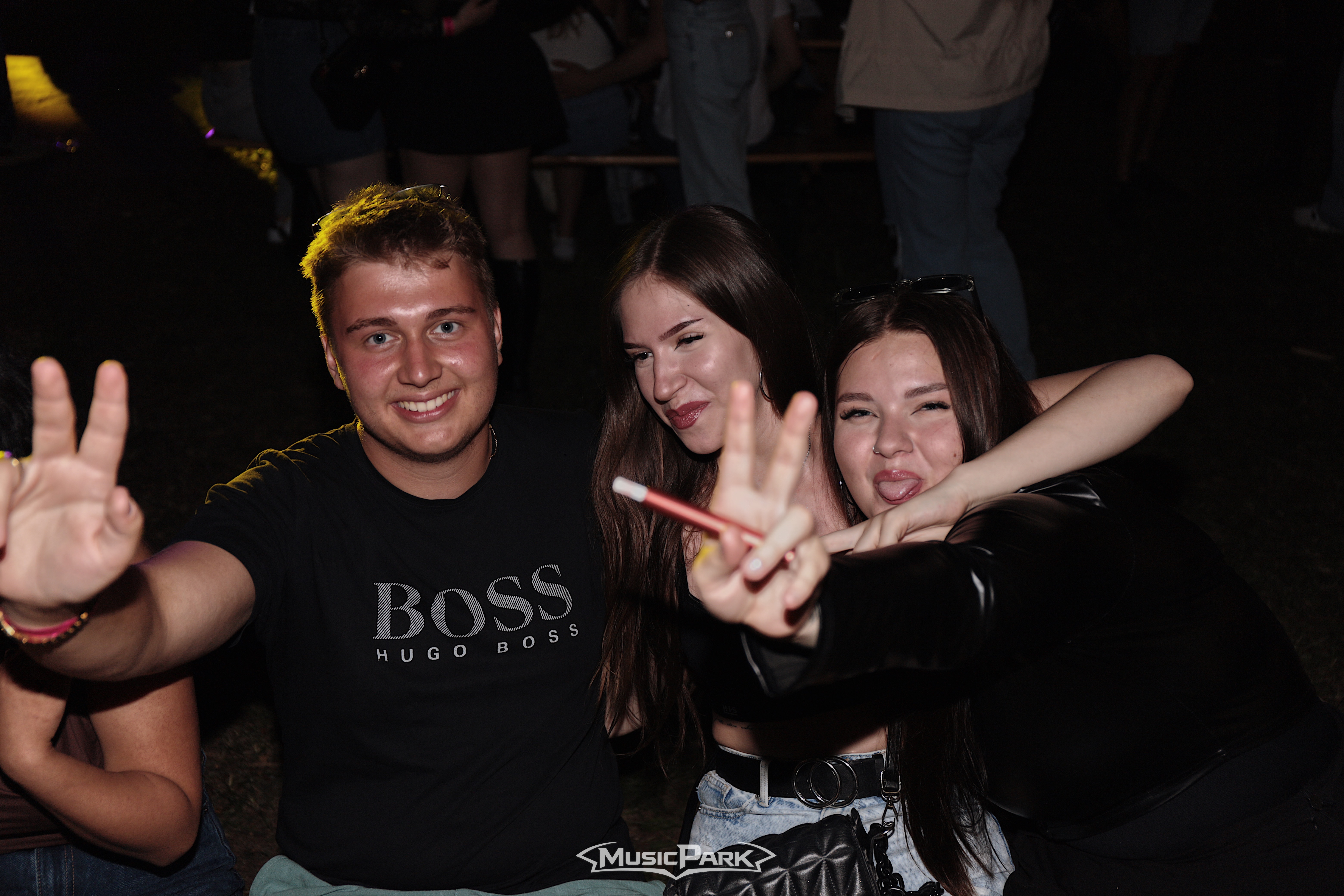 SUMMER WAVE - DOMINIKA MIRGOVÁ | ADISS | ŠORTY | DAWE WHITE
