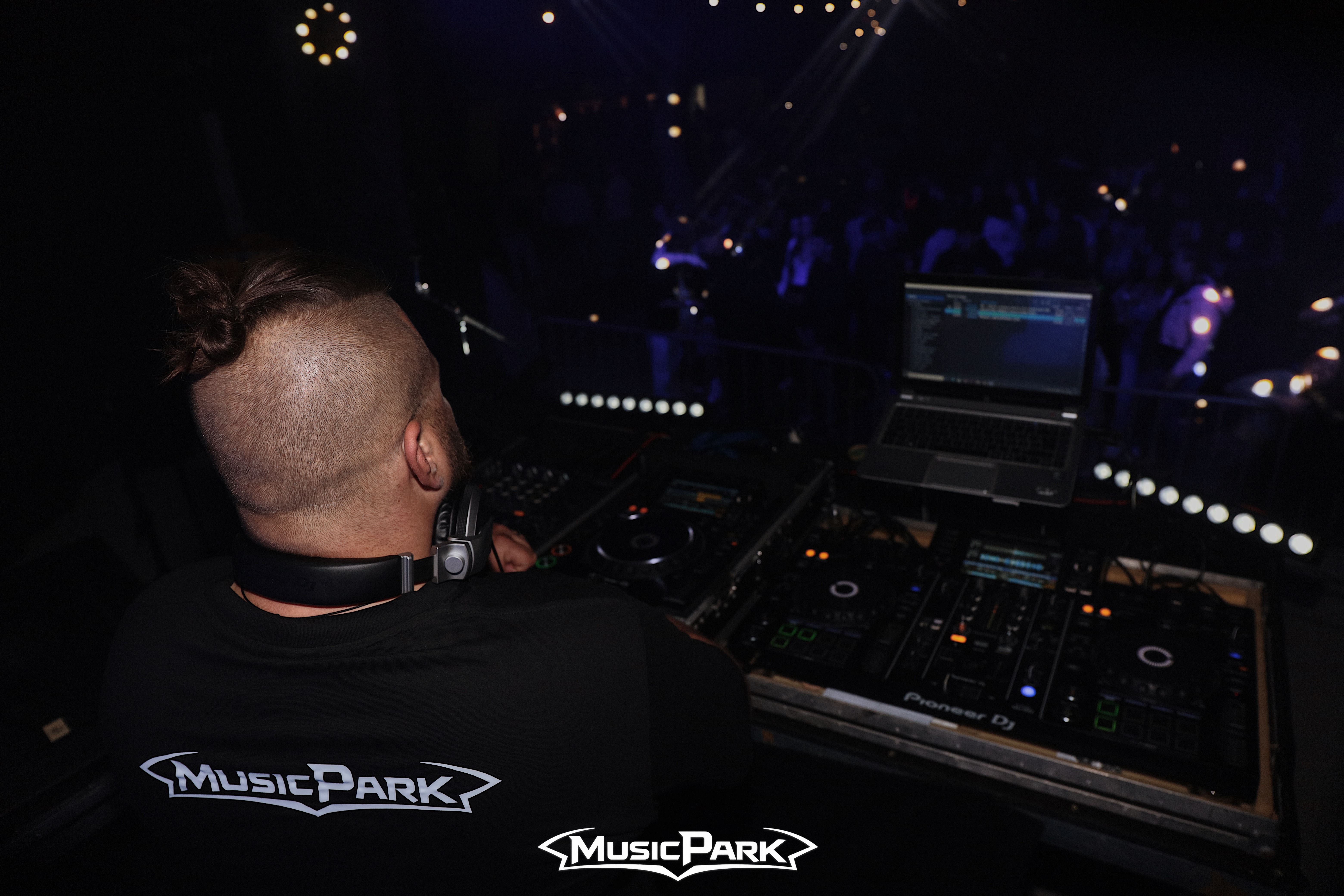 DJ EKG