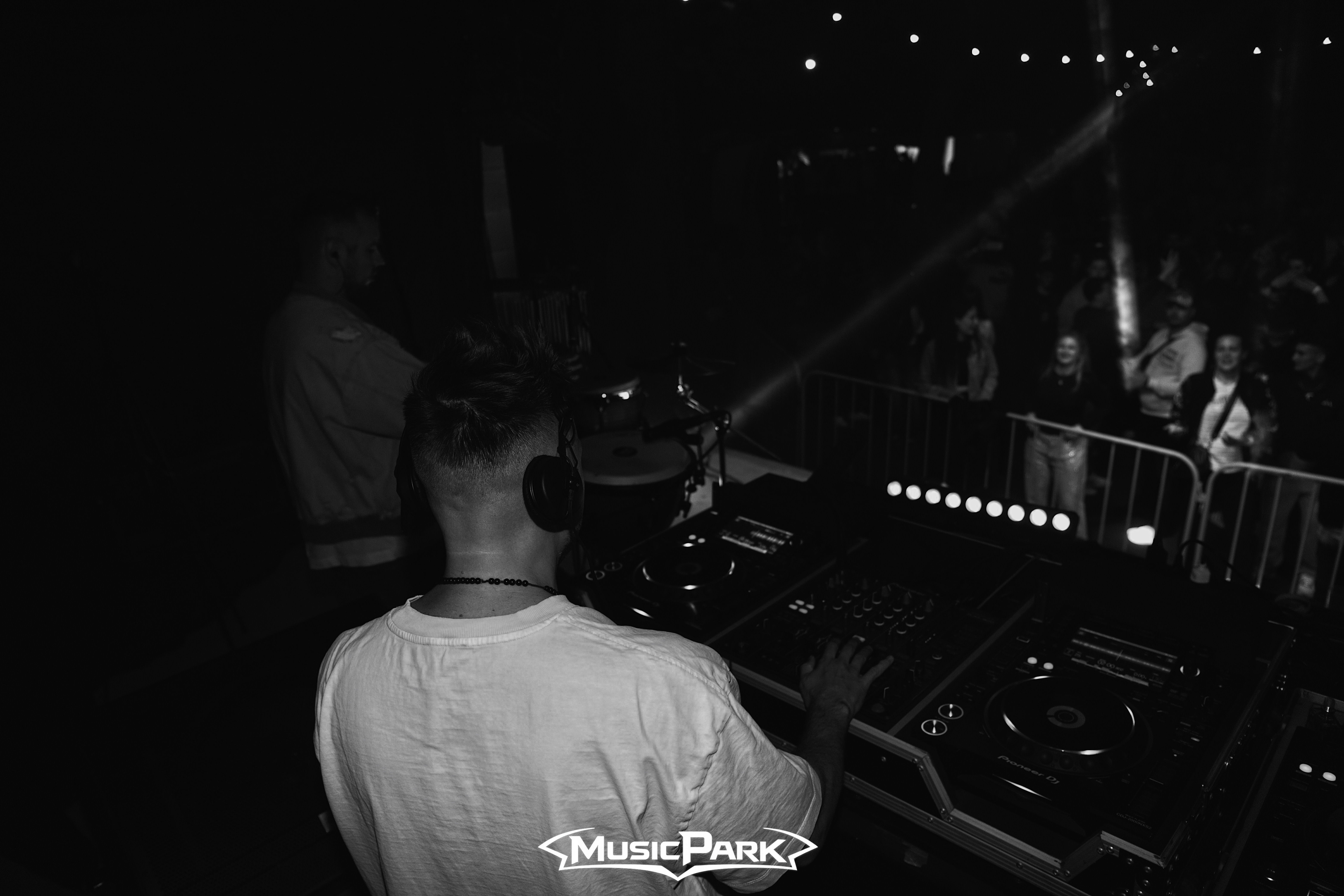 DJ EKG