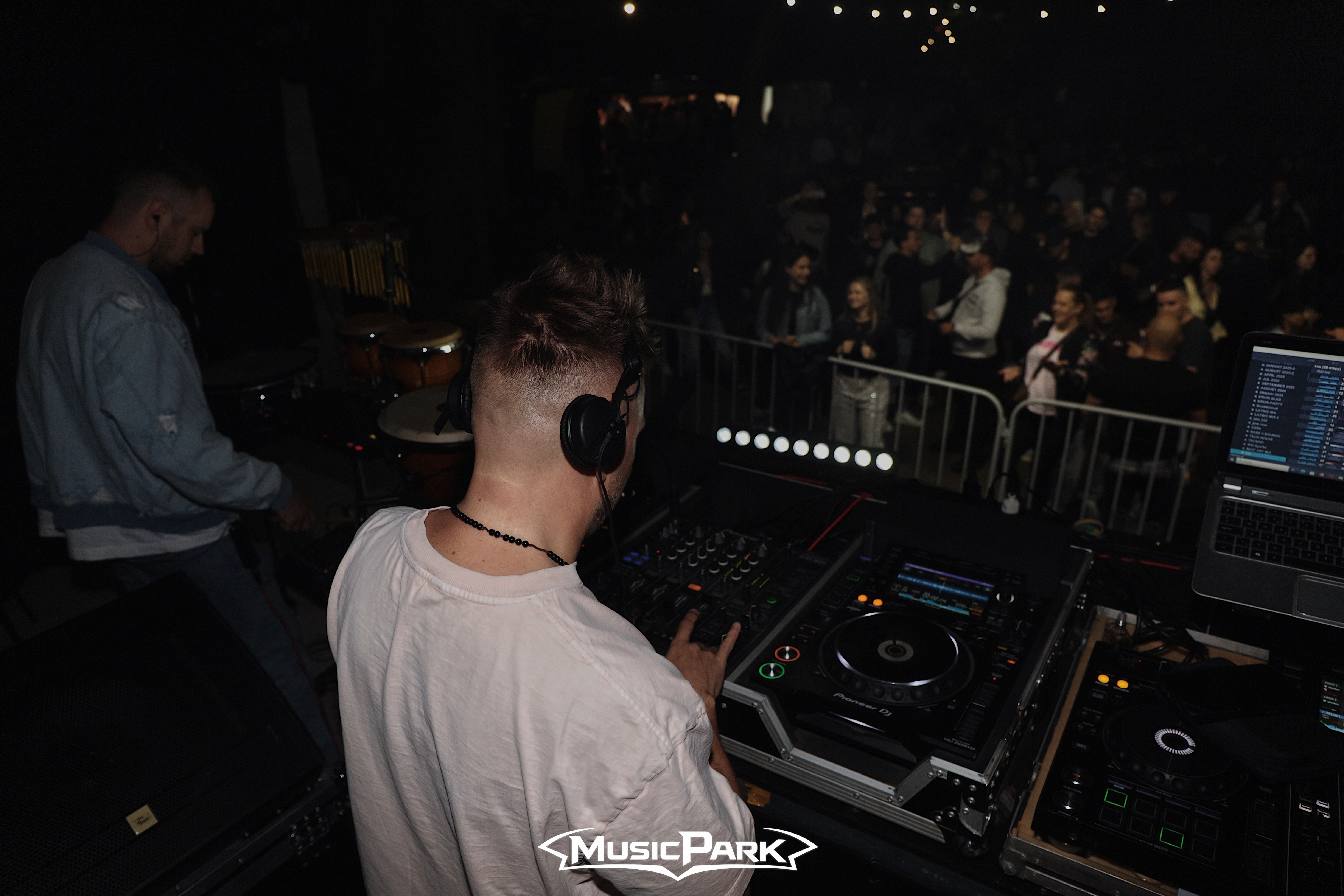 DJ EKG