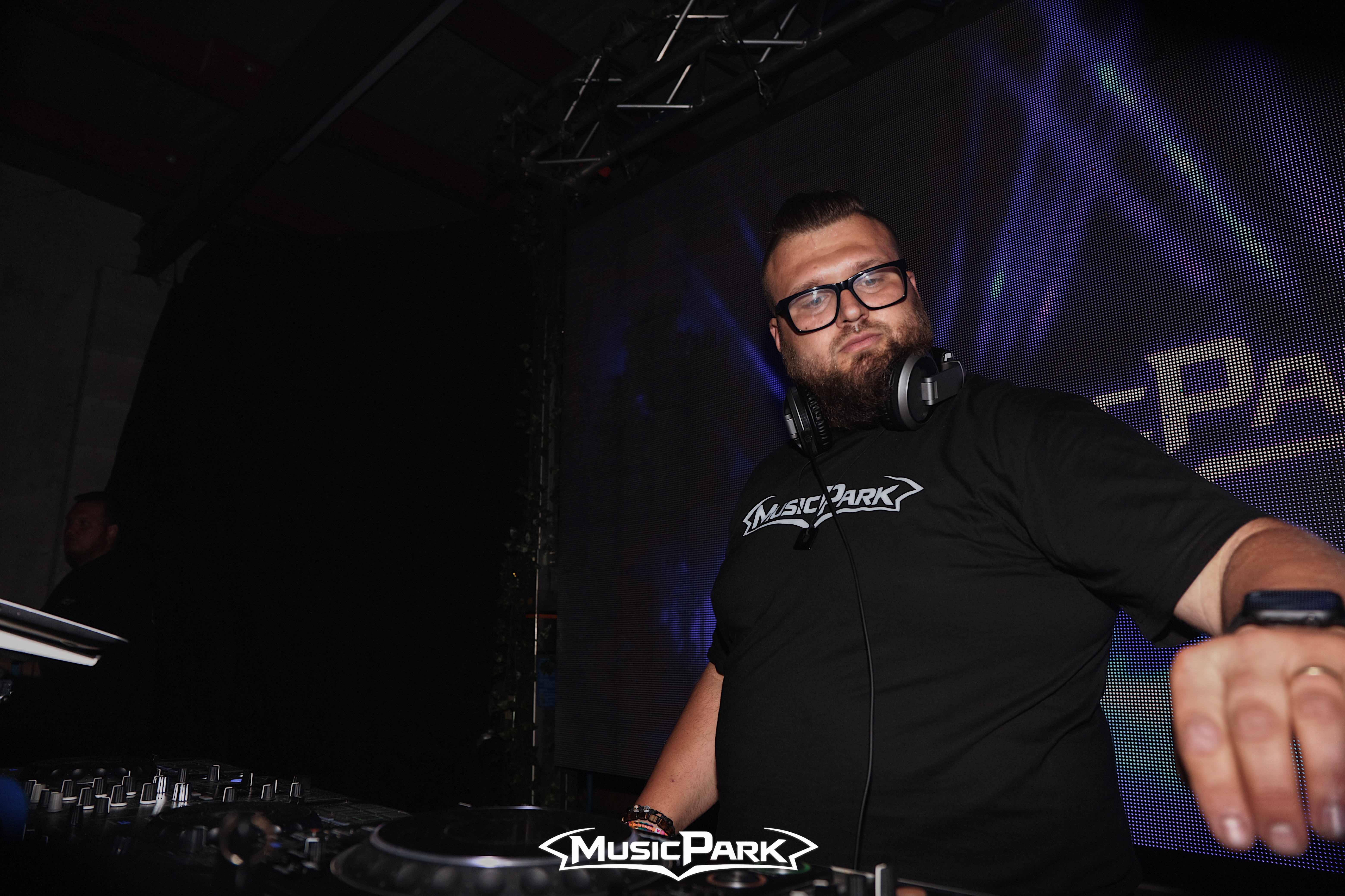 DJ EKG