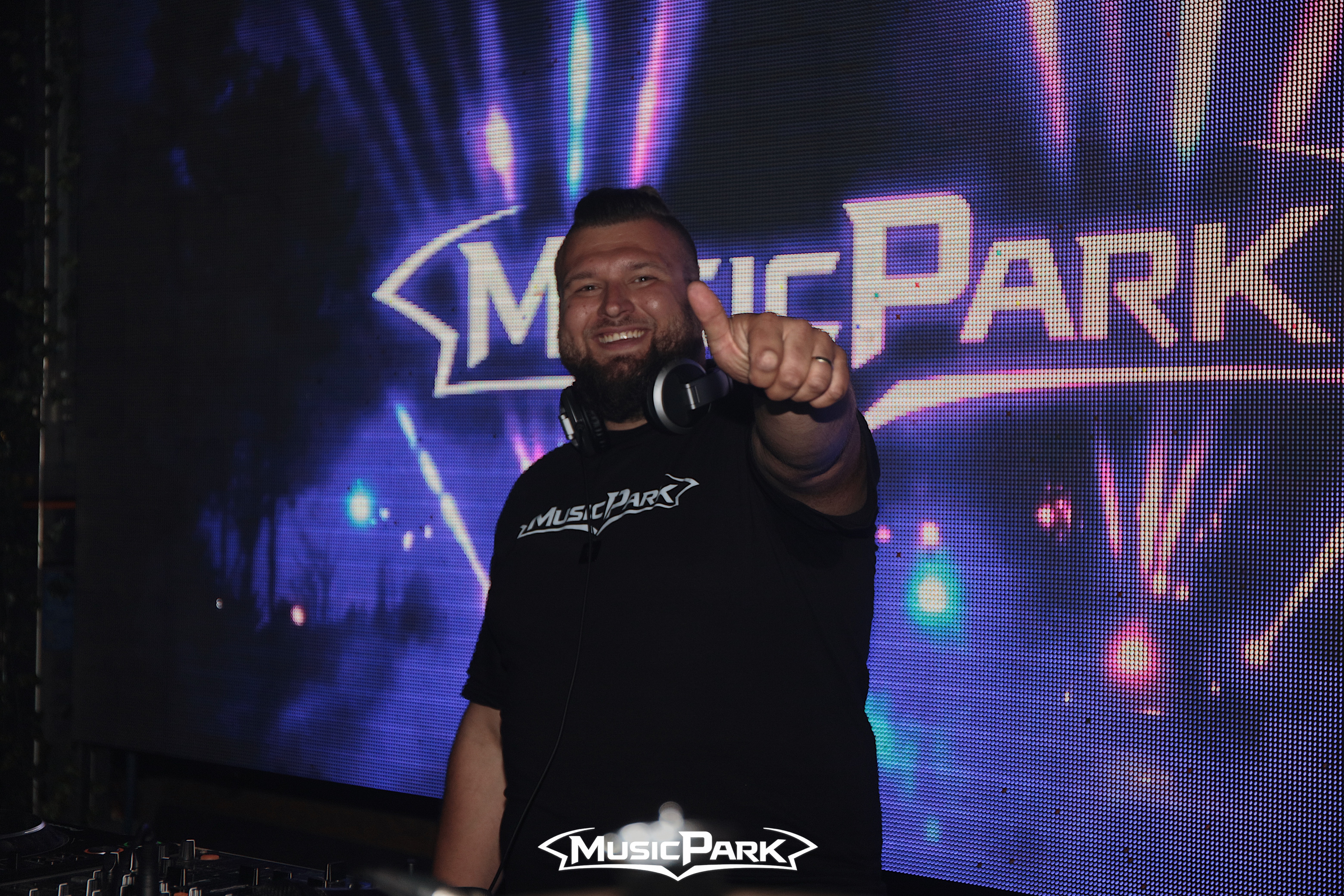 DJ EKG