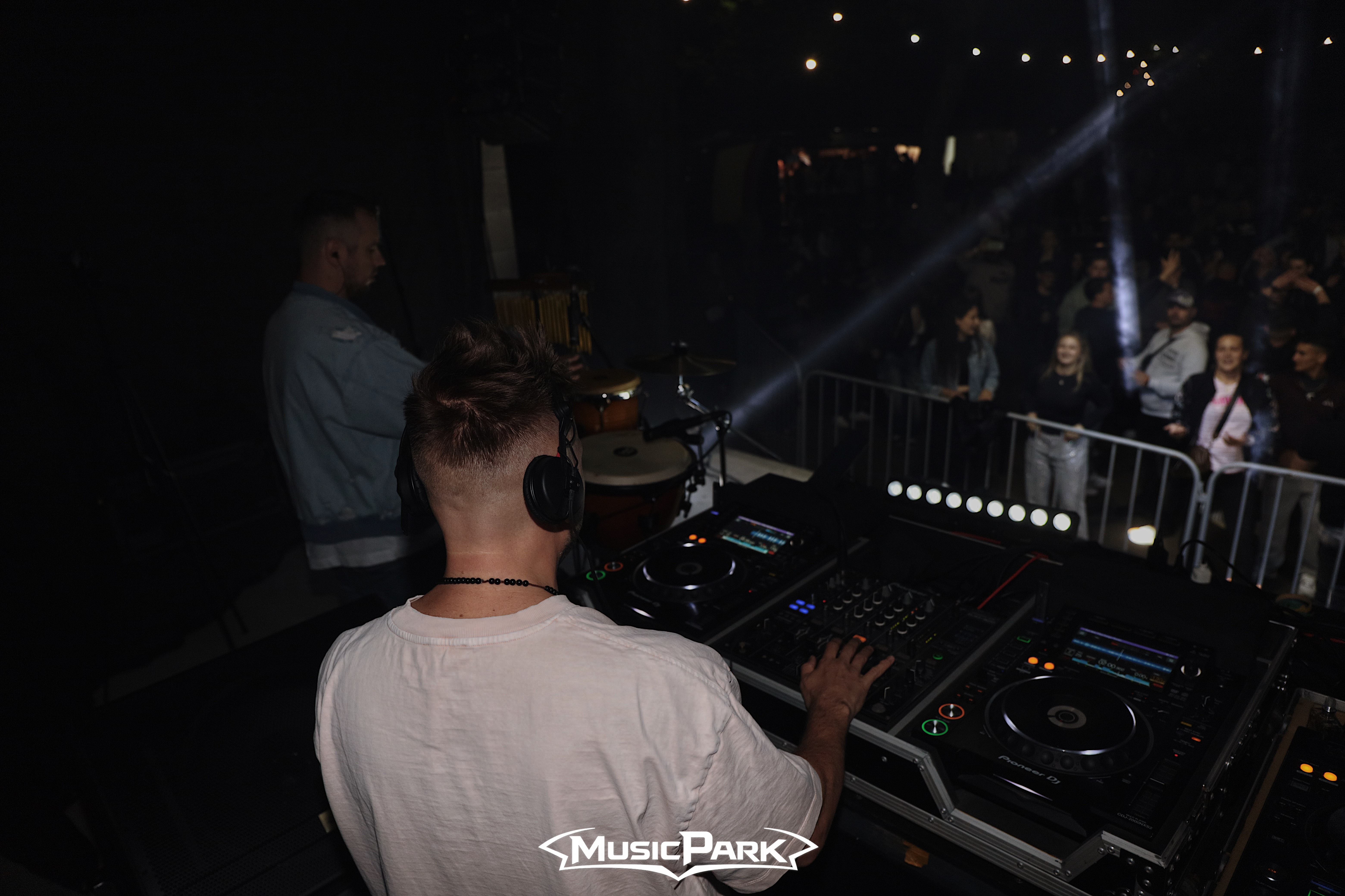 DJ EKG