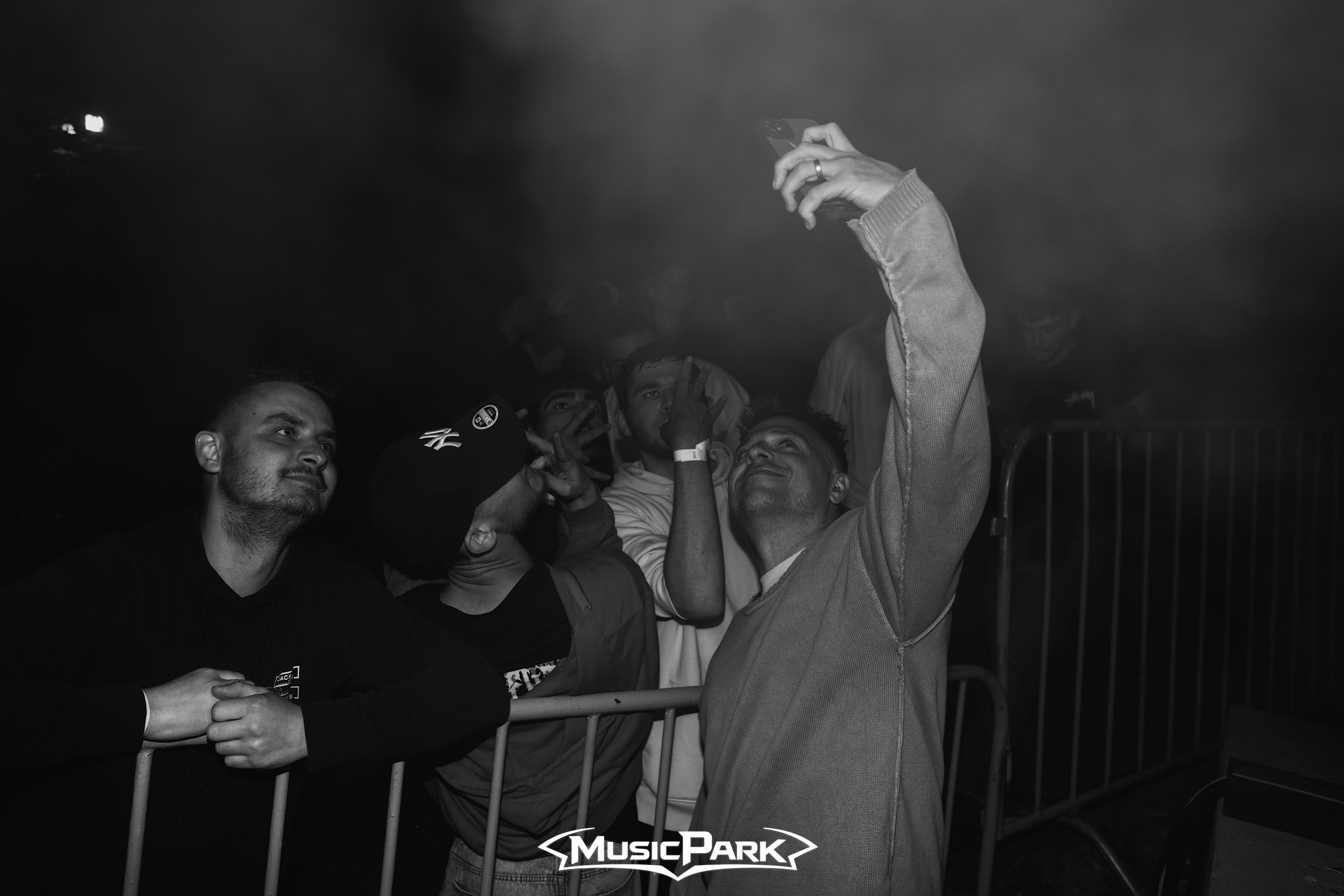 DJ EKG