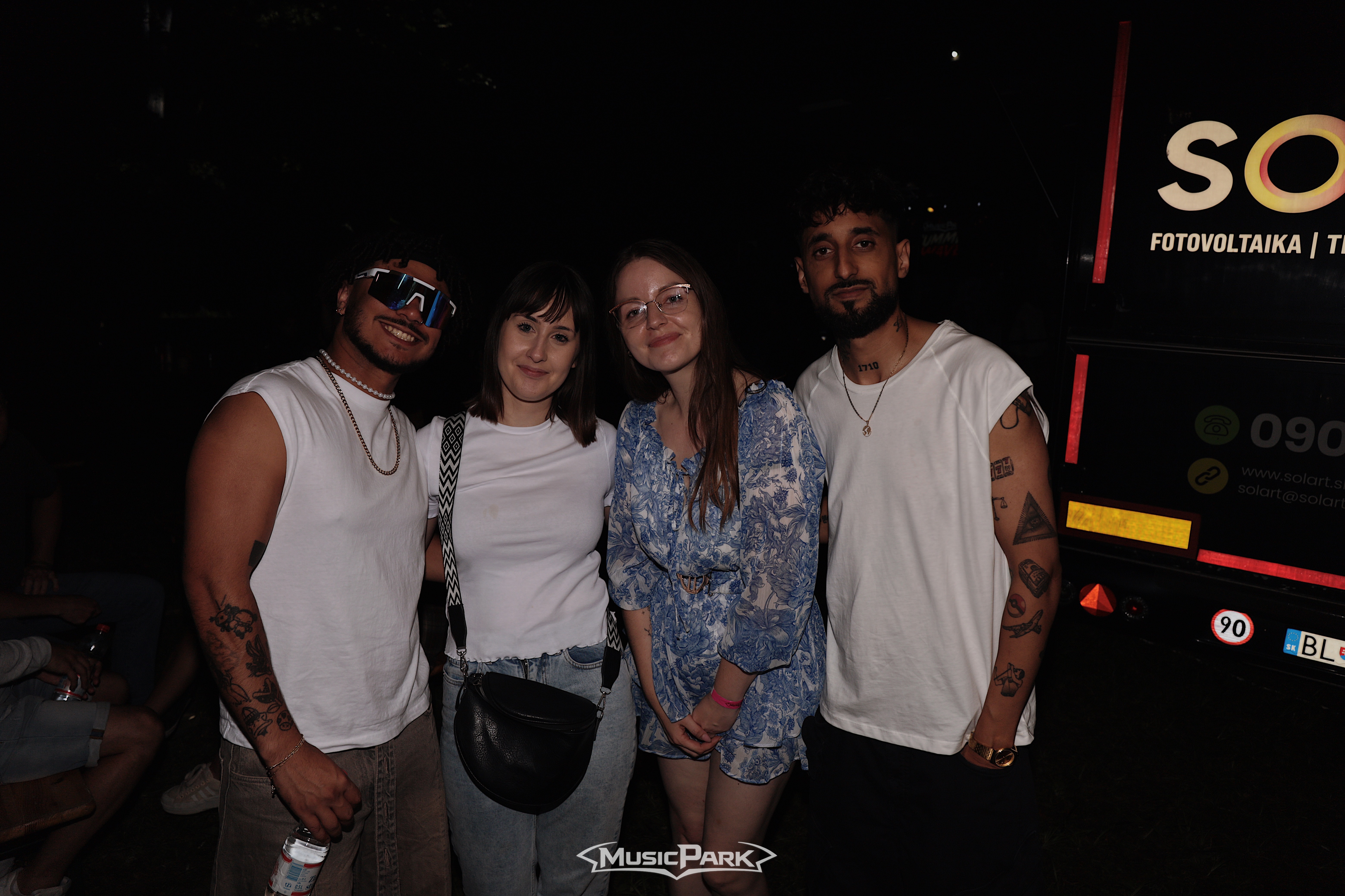 SUMMER WAVE - DOMINIKA MIRGOVÁ | ADISS | ŠORTY | DAWE WHITE