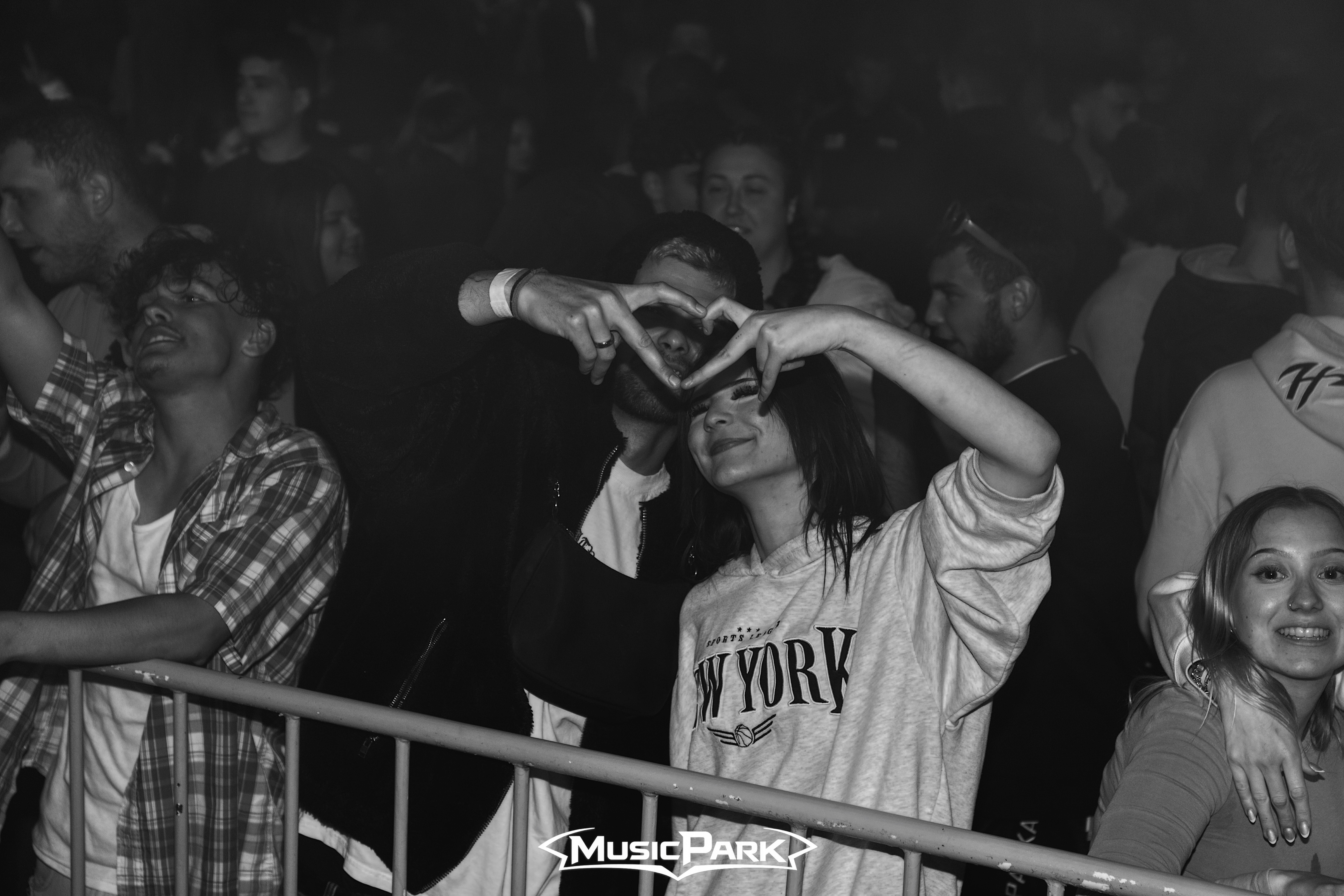 DJ EKG