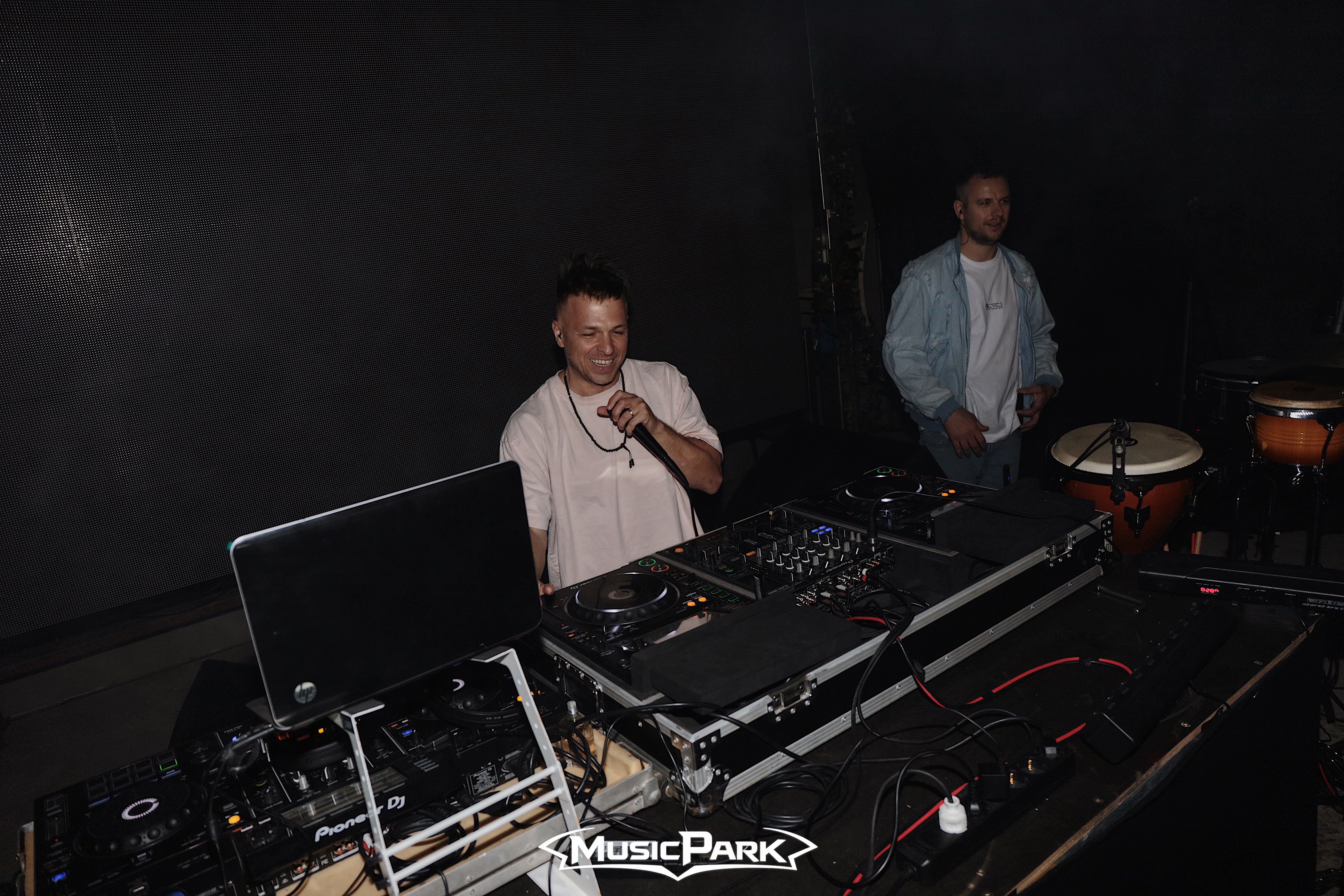 DJ EKG