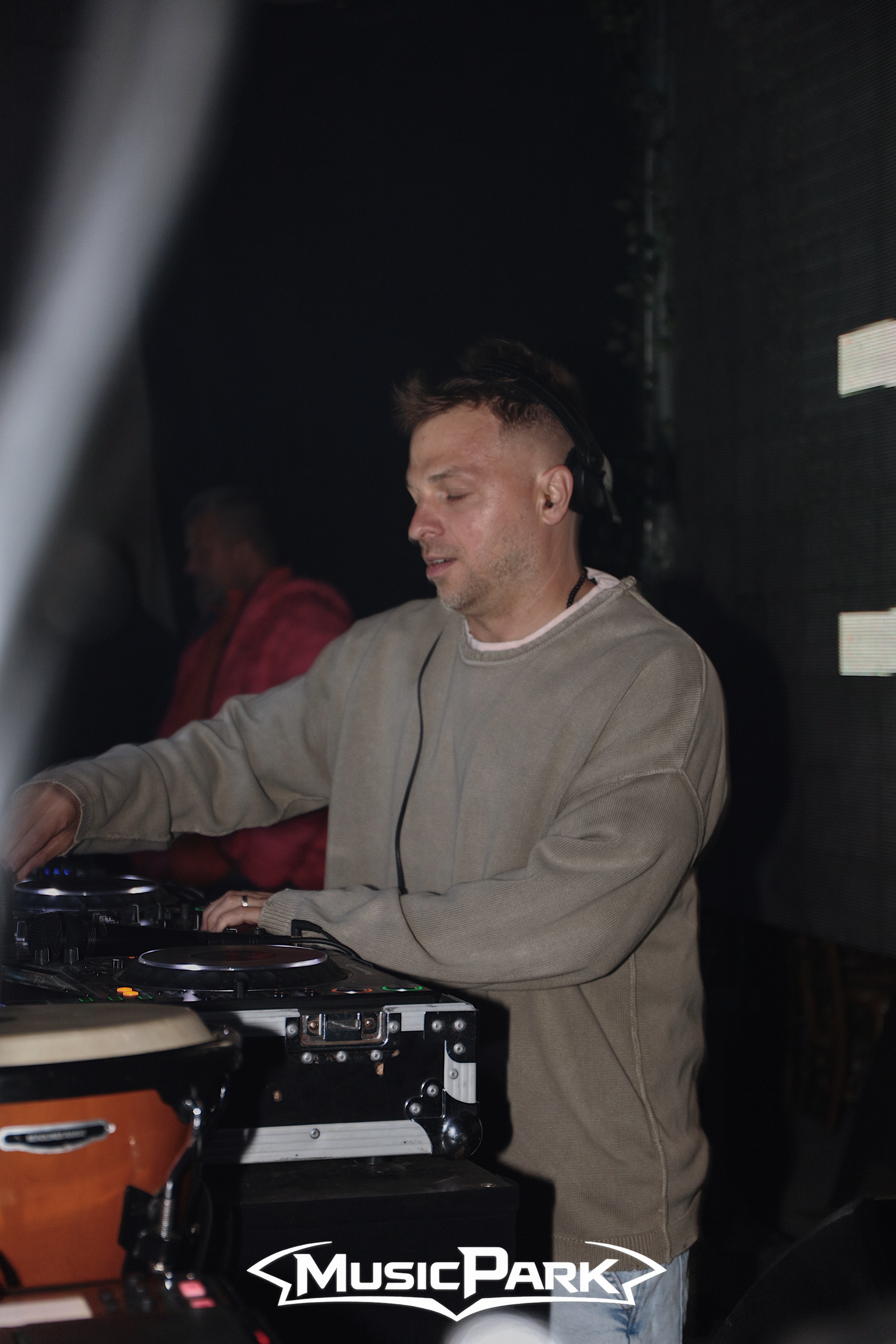 DJ EKG