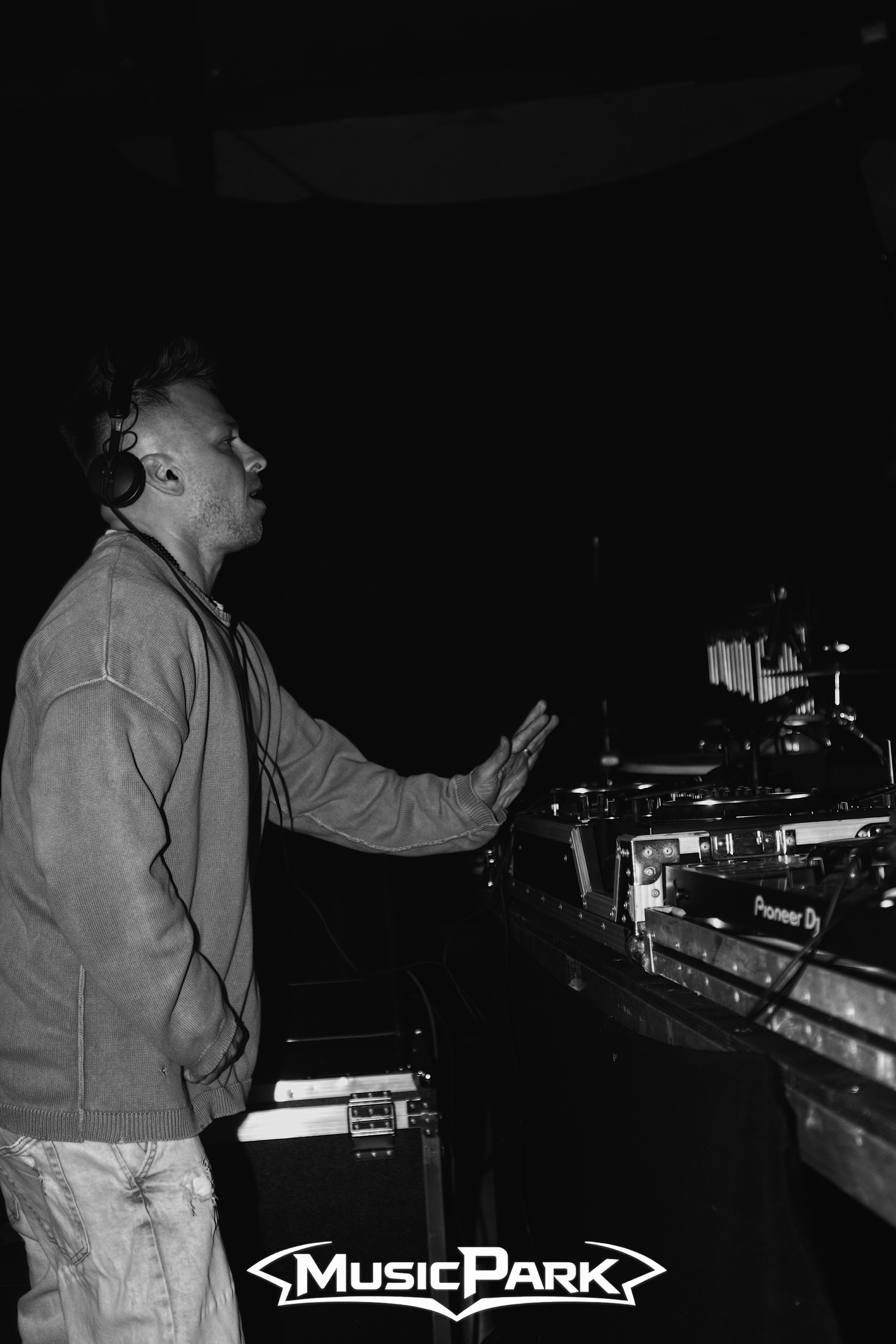 DJ EKG